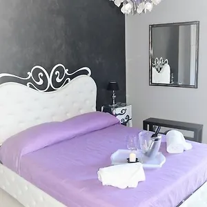 A Due Passi Dal Mare Bed and breakfast